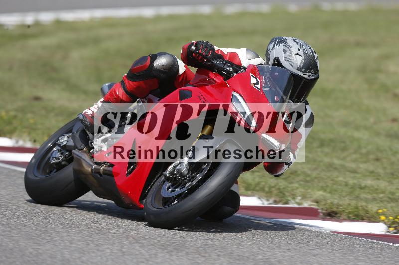 /Archiv-2025/49 26.08.2025 Cornu Master School ADR/rot-rouge/27